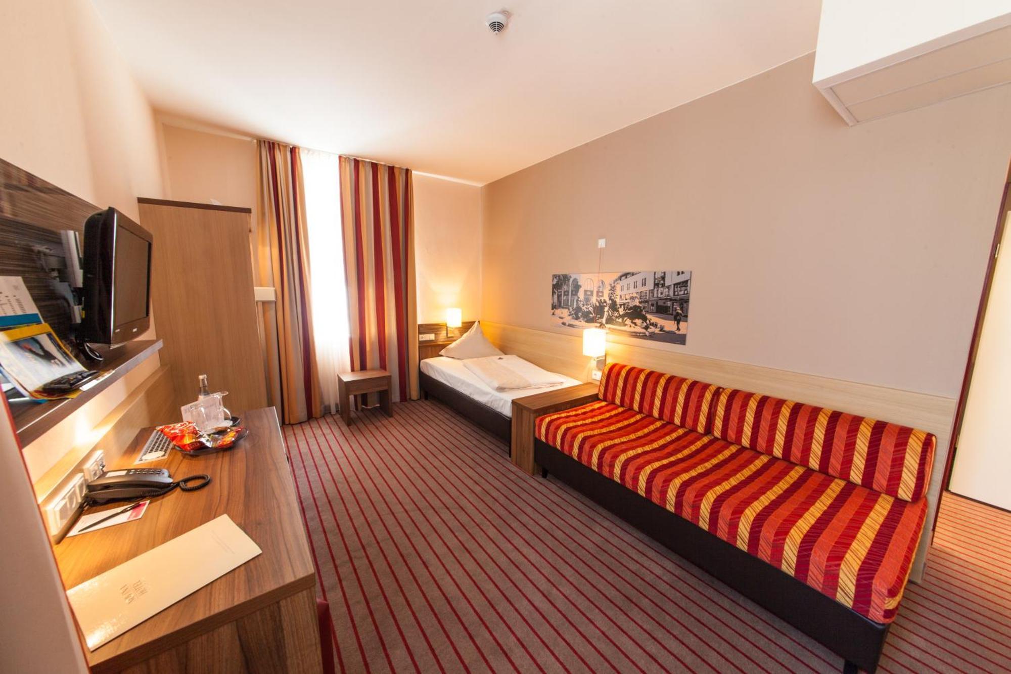 Novina Hotel Tillypark Nürnberg Kültér fotó